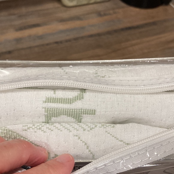 NWT Premium Bamboo Waterproof Mattress Protector Twin size - Picture 4 of 5